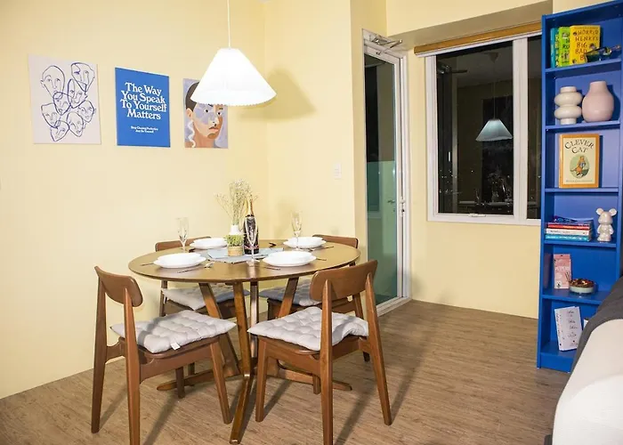 Apartment New 360 View Penthouse Near Alabang! 2b2b W Pool!